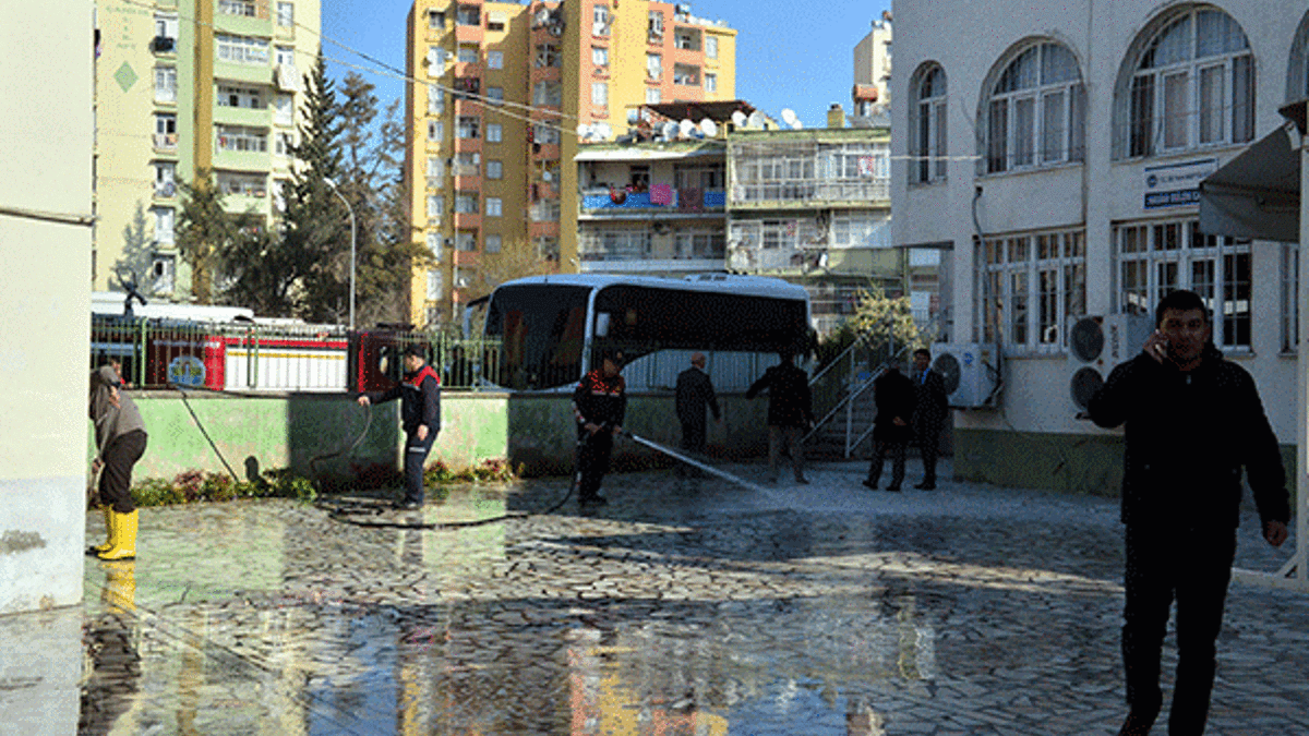 Başbakan'a Cuma namazı hazırlığı