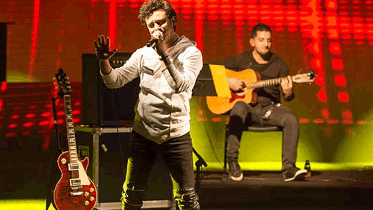 Bu konserin vokalisti seyirci!