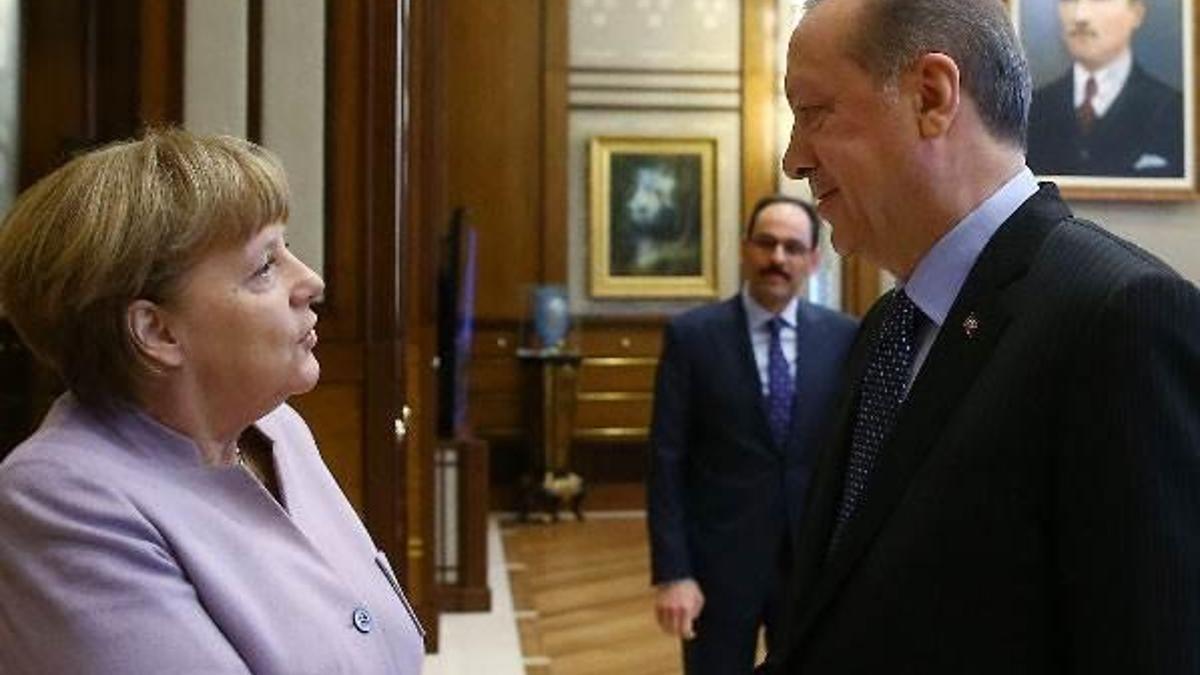 Almanya Başbakanı Merkel ile Erdoğan bir araya geldi