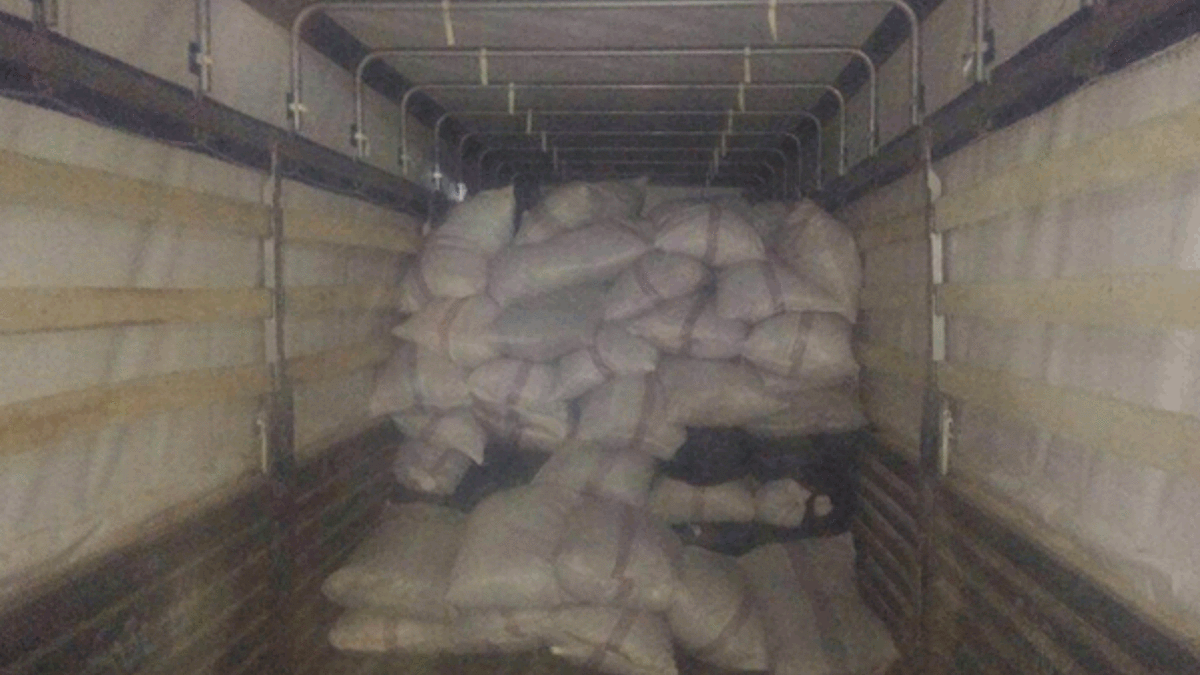 8 ton 660 kilogram kaçak çay ele geçirildi