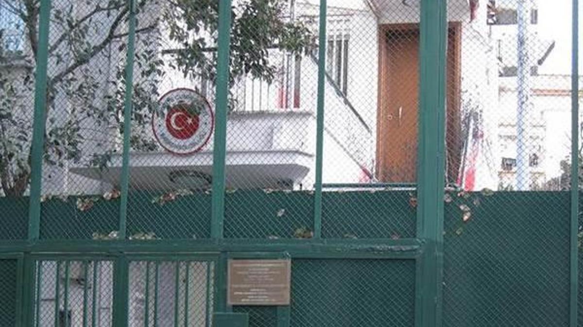 Yunanistan'da Türk Başkonsolosluğu'na saldırı