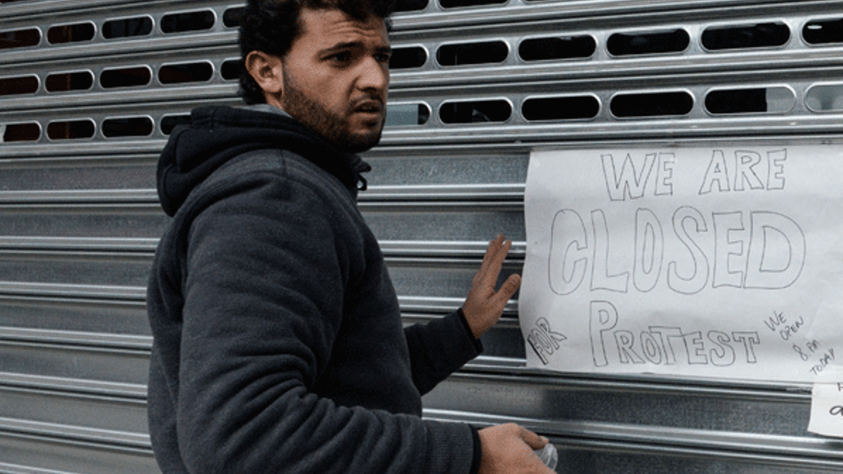New York'ta esnaf kepenk kapattı