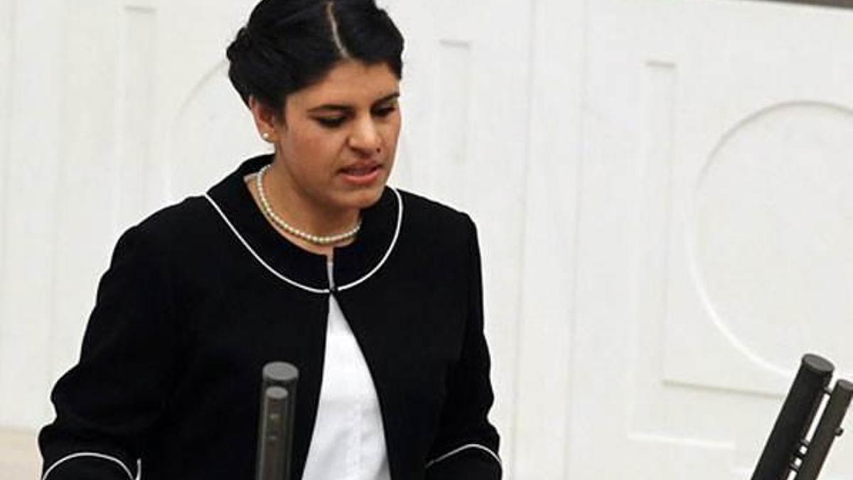 HDP'li Dilek Öcalan gözaltına alındı