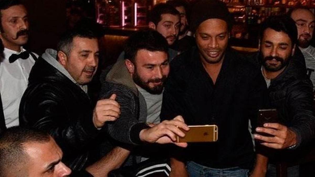 Acun Ilıcalı'dan, Ronaldinho sürprizi!