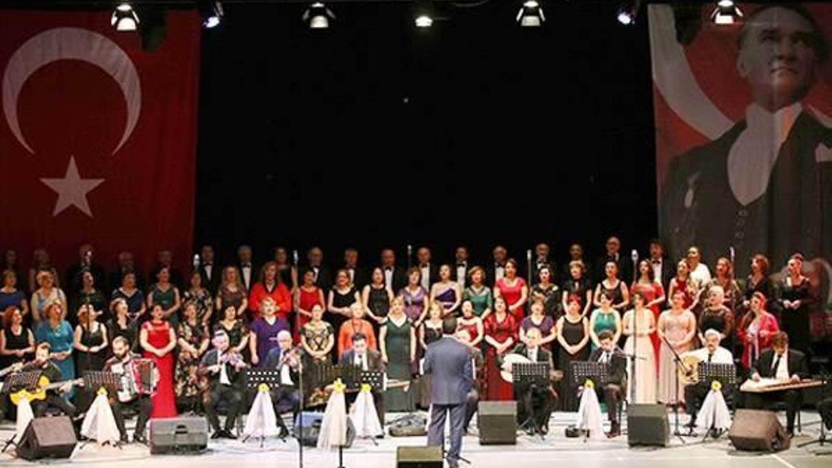 Bayraklı'da Sevgililer Günü'ne özel konser