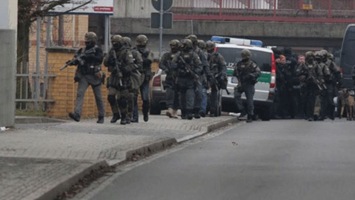 Almanya'da bomba alarmı!