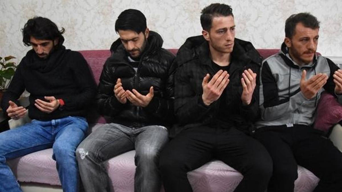 Sivassporlu futbolculardan şehit ailesine ziyaret