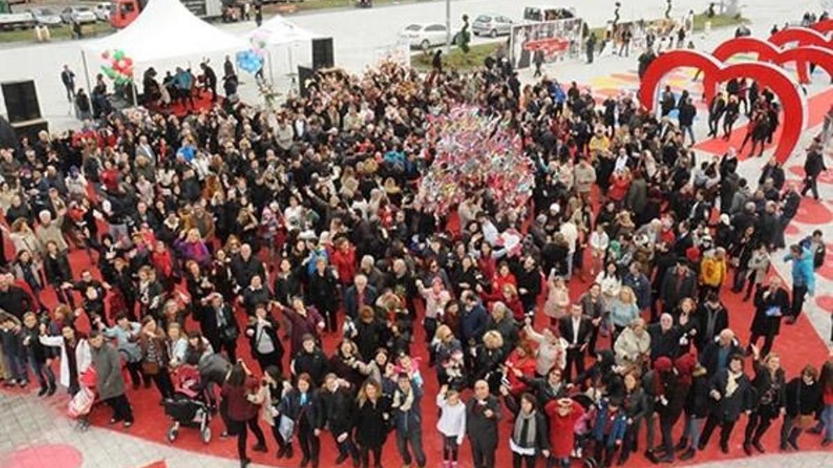 'Hangimiz Sevmedik' oyuncularına büyük ilgi