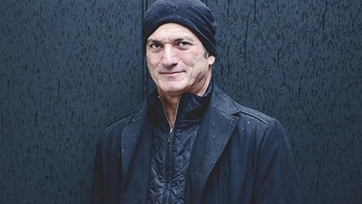 Kerem Görsev'in 17. albümü müzik marketlerde