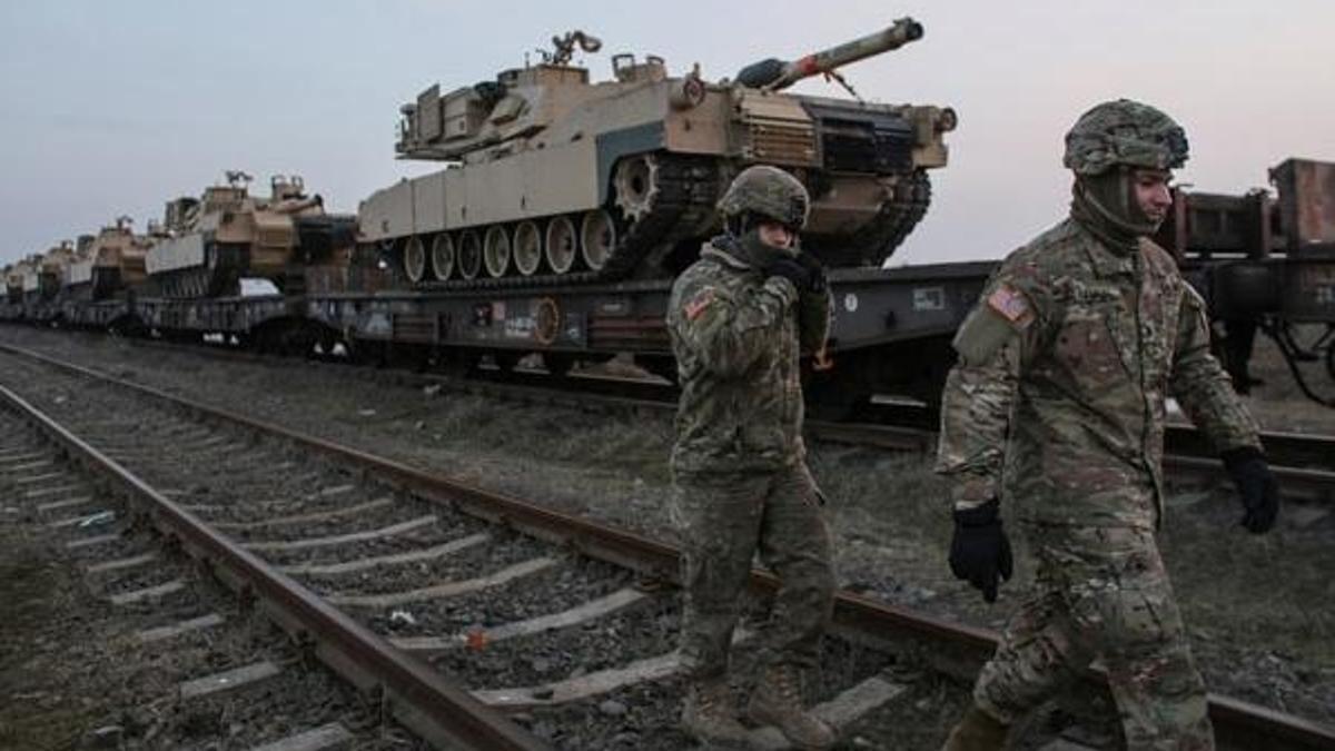 ABD tankları Karadeniz kıyısındaki hava üssünde!