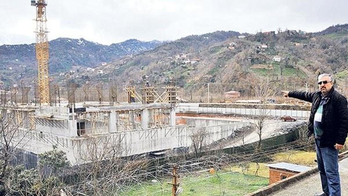 Deprem değil HES çatlattı