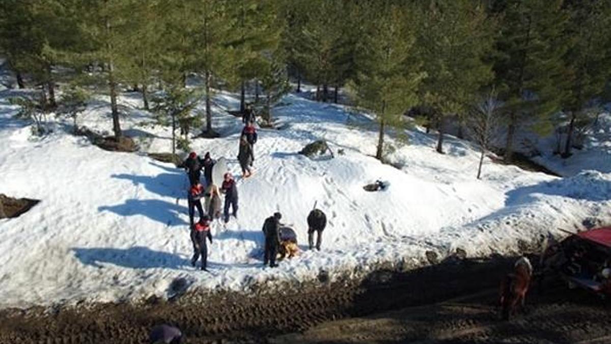 Kaybolan film ekibi "drone" sayesinde kurtarıldı