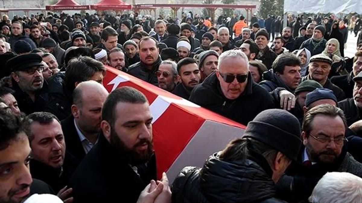 2. Abdülhamid'in torununun cenazesi omuzlarda taşınmadı