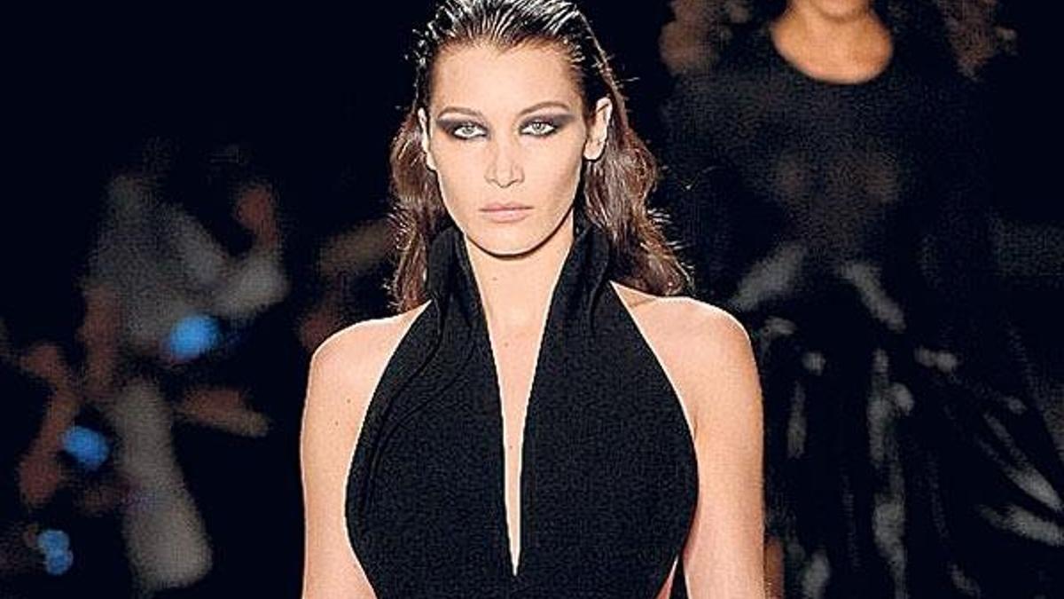Bella Hadid büyüledi
