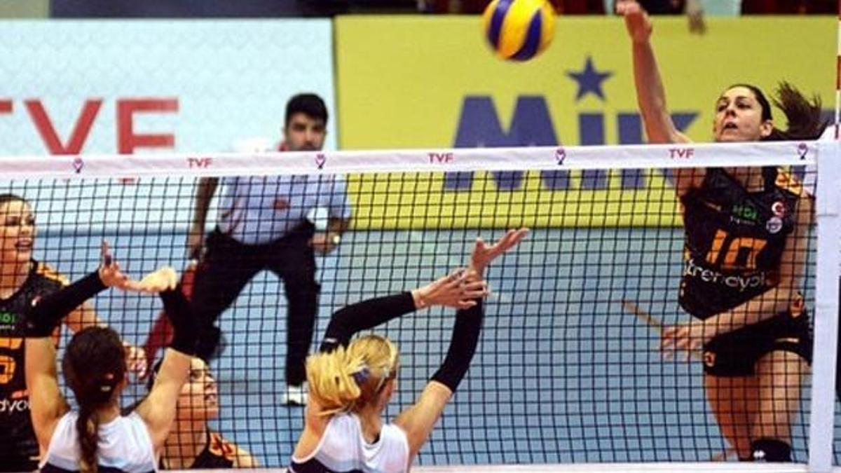 Aslan deplasmanda set vermedi