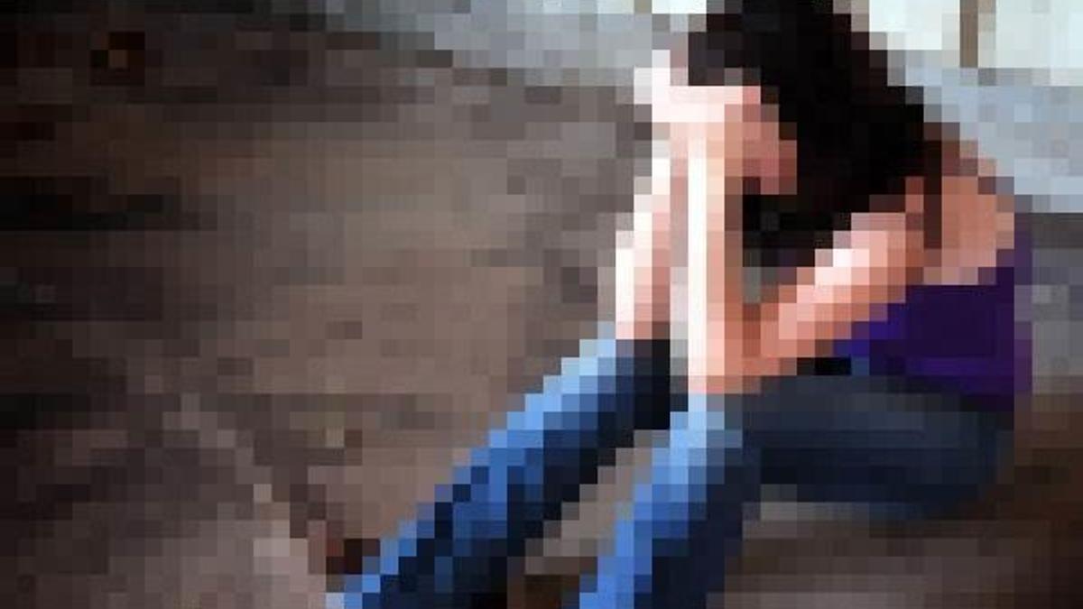 Tecavüz sanıkları mahkemede kelepçelenerek tutuklandı