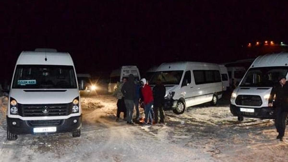 Kayak merkezinde mahsur kalan 700 kişi kurtarıldı
