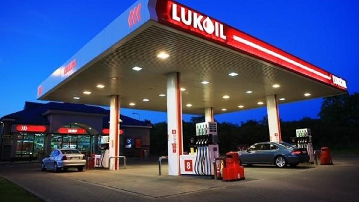 Petrol devi o ülkeden çekildi