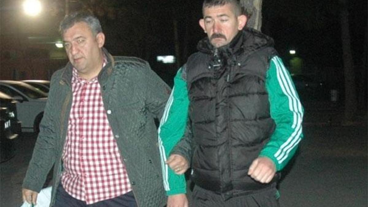 Evinden FETÖ kitapları çıktı