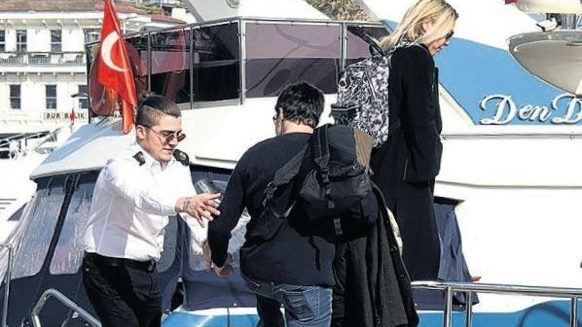 Lüks yatla boğaz havası