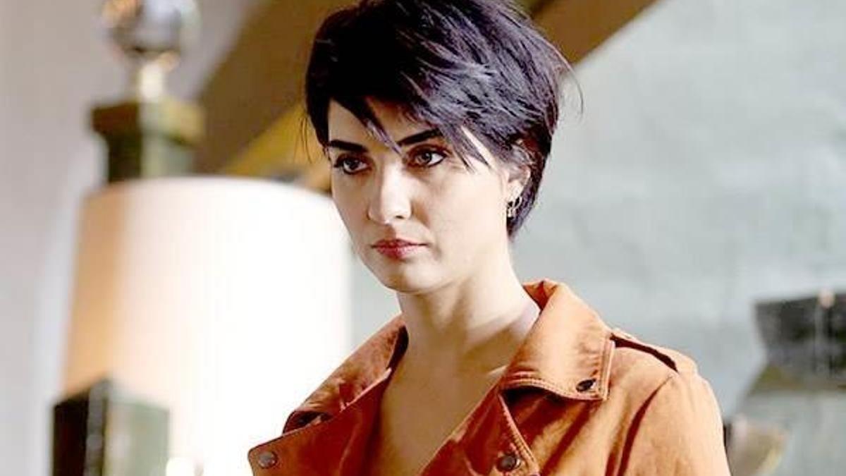 Tuba Büyüküstün kimdir?