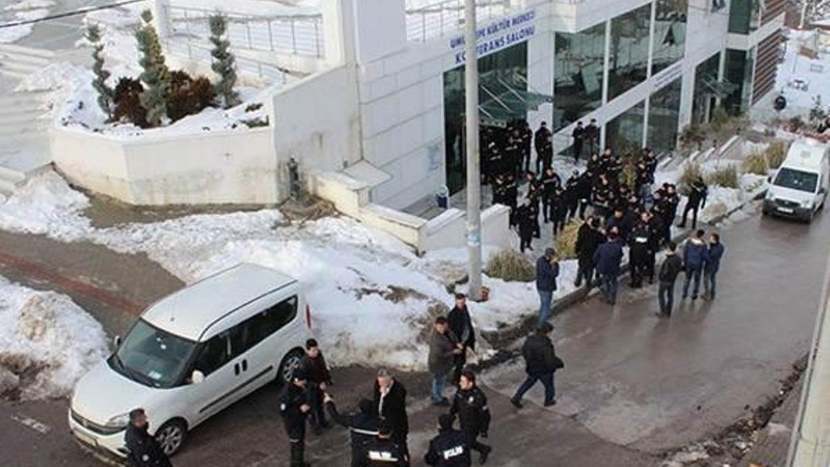 Kocaeli Üniversitesi'nde öğrenci konseyi kavgası: 37 gözaltı