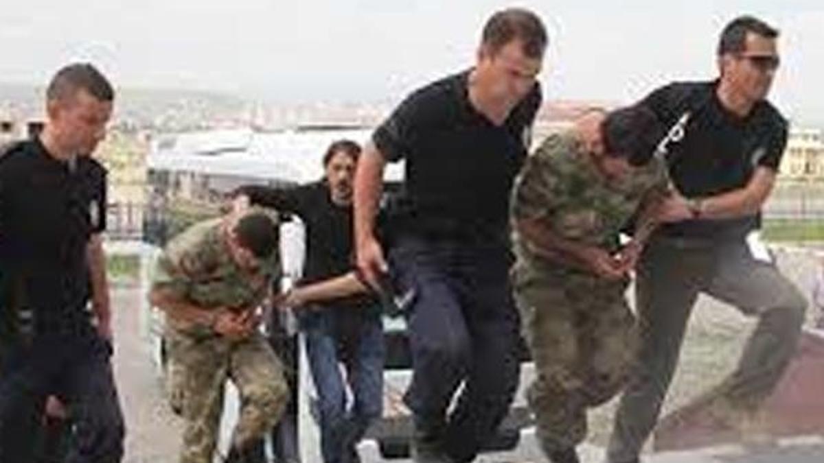 FETÖ üyeleri "kafalama" ile iş adamlarından para koparmış