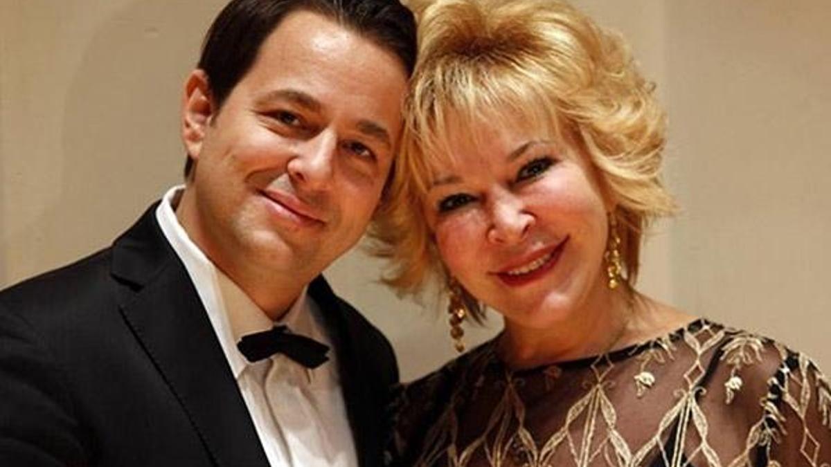 Gülsin Onay ve Erkin Onay, 8 Mart'ta İKÜ'de