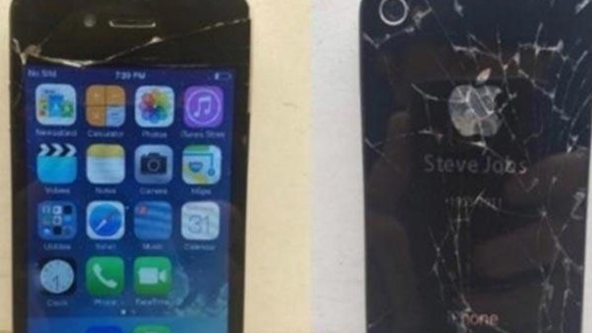 Kırık iPhone 4'ü 150 bin dolara satıyor!