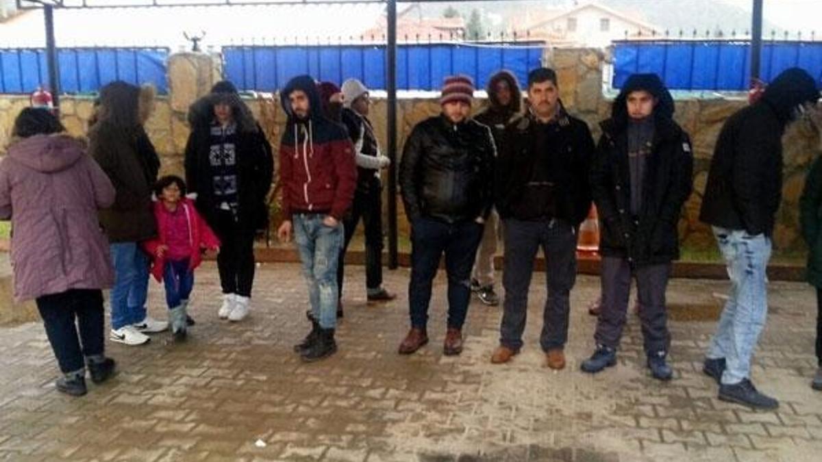 Çalılıkların arasında yakalandılar