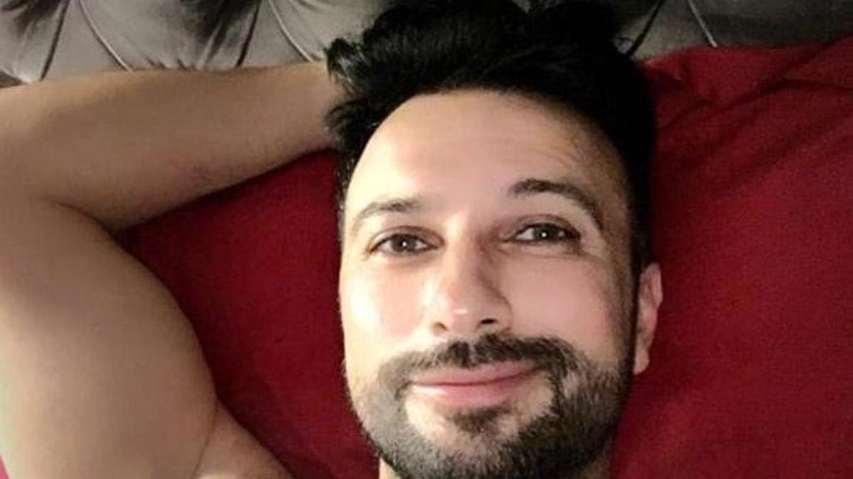Tarkan'ın yatak pozu olay oldu!