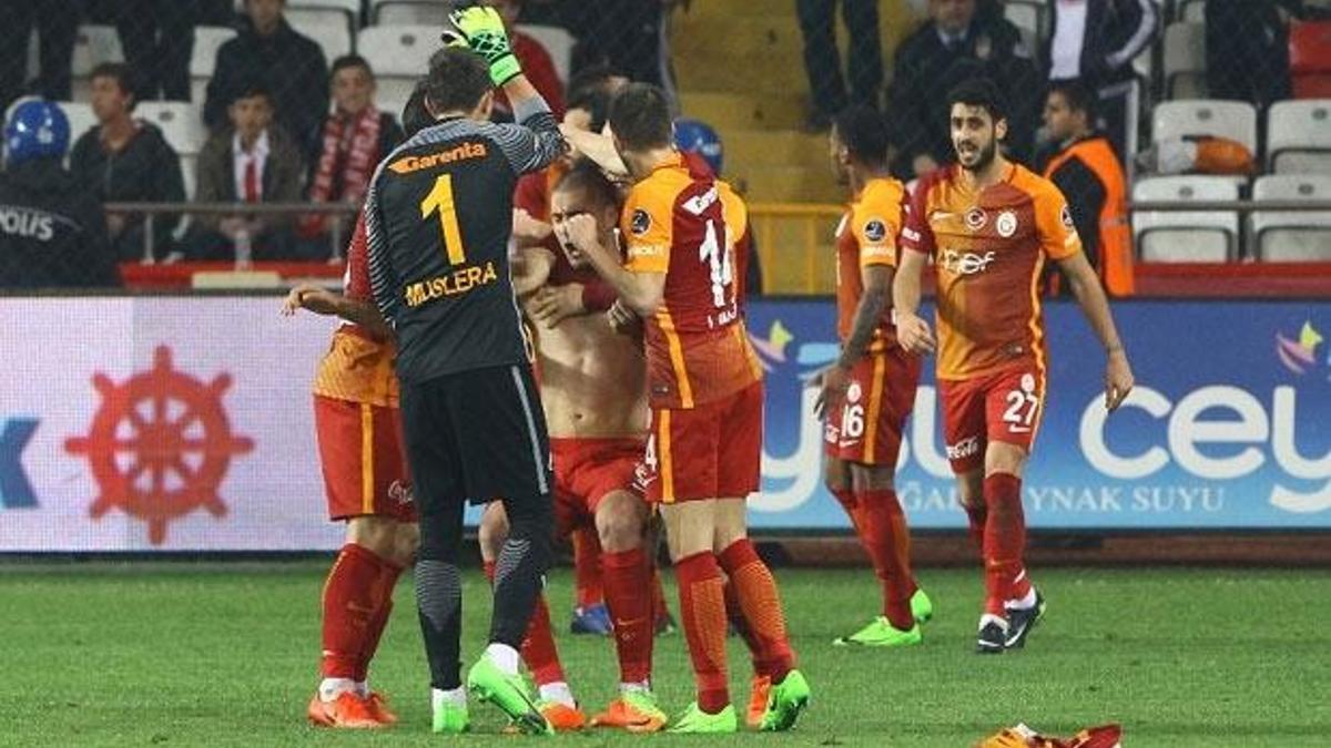 Şeytanın bacağını kırdı!