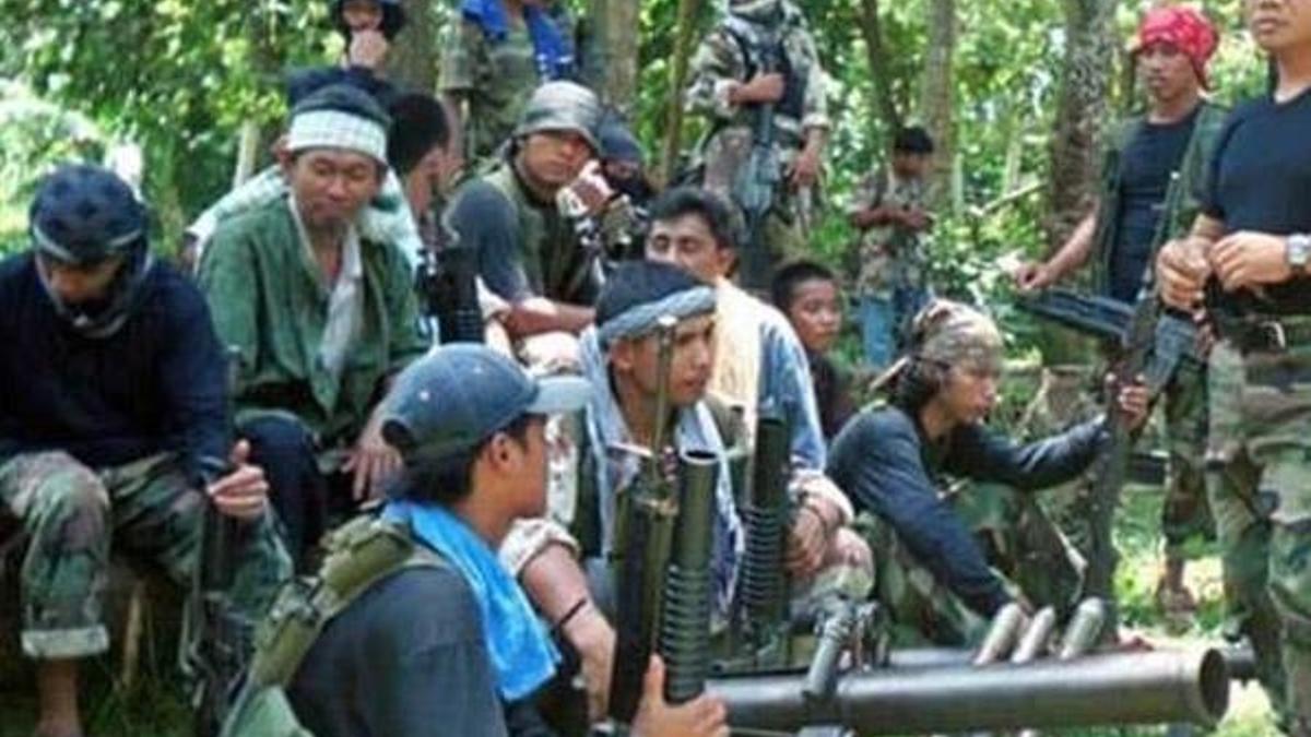 Filipinler'de 32 Ebu Seyyaf militanı öldürüldü