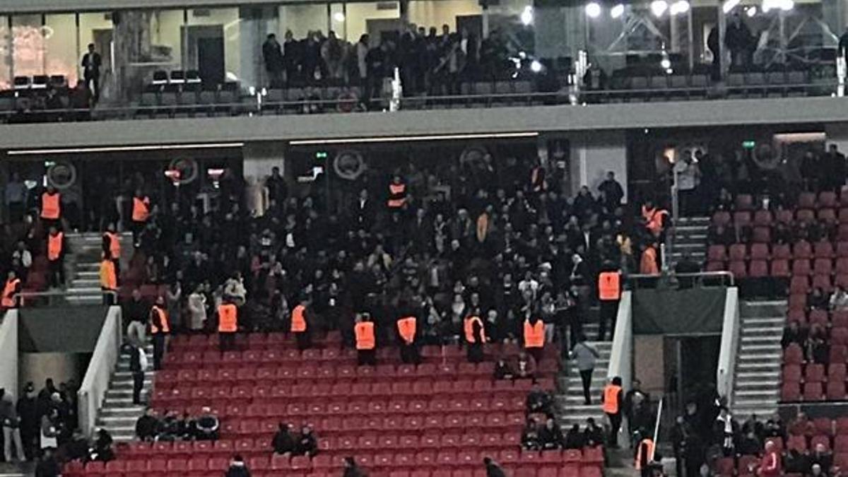 Beşiktaş taraftarından olay hareket!
