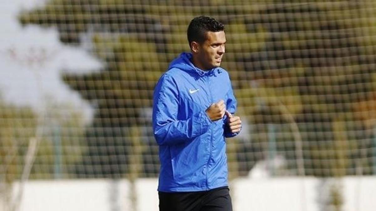 Ünlü futbolcu sinir krizi geçirdi!