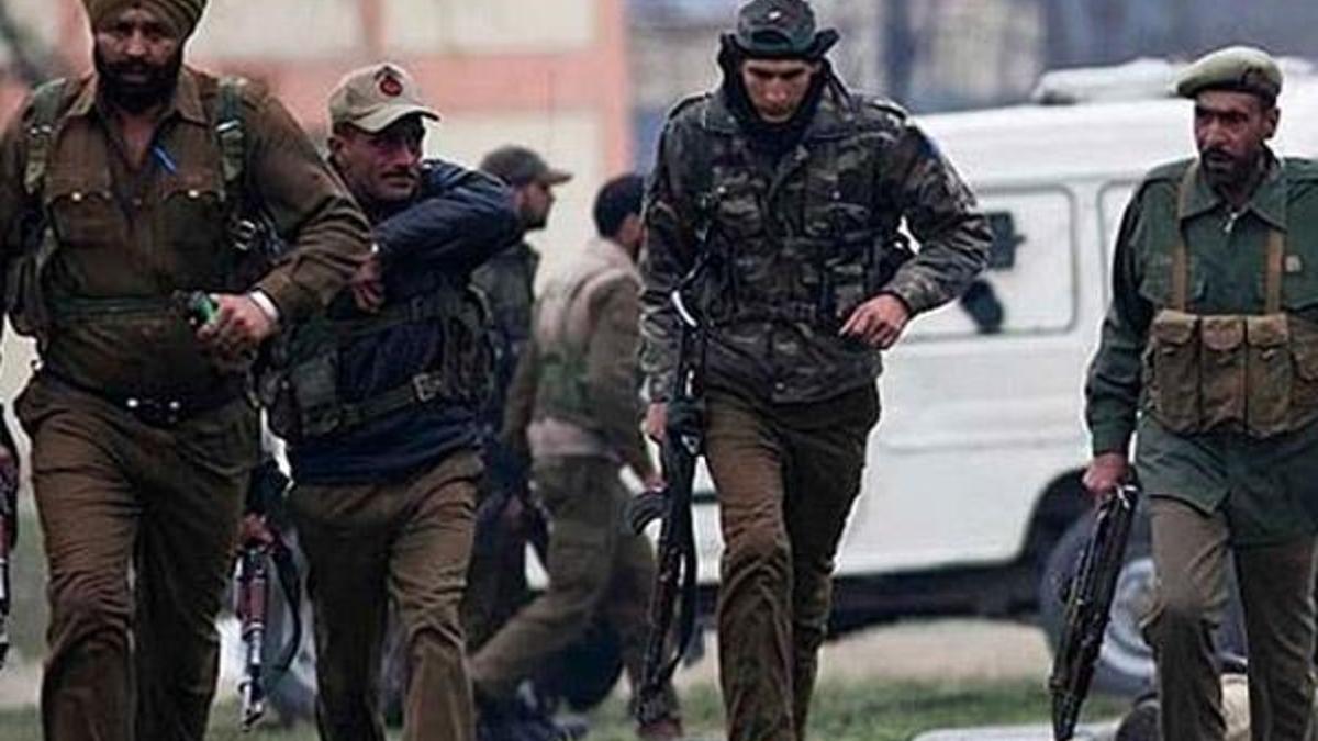 Maocu isyancılar askerleri pusuya düşürdü: 11 ölü