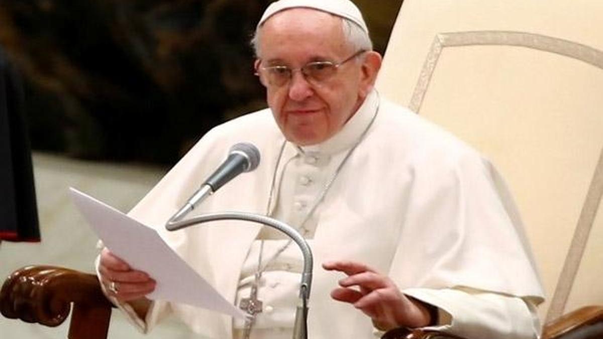 Papa'dan çok konuşulacak karar: Evli erkekler de rahip olabilecek!
