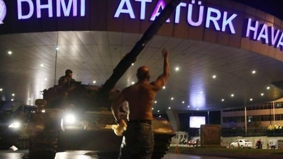 'Darbeye karşı mücadele ettim' yalanı tutmadı!