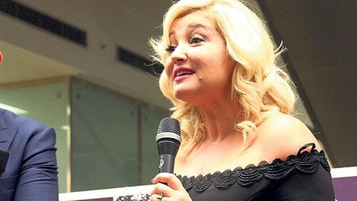 Küçük şeylerle mutlu oluruz