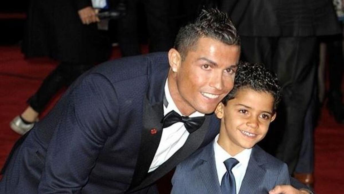 Cristiano Ronaldo, ikiz bebekler sipariş etti!