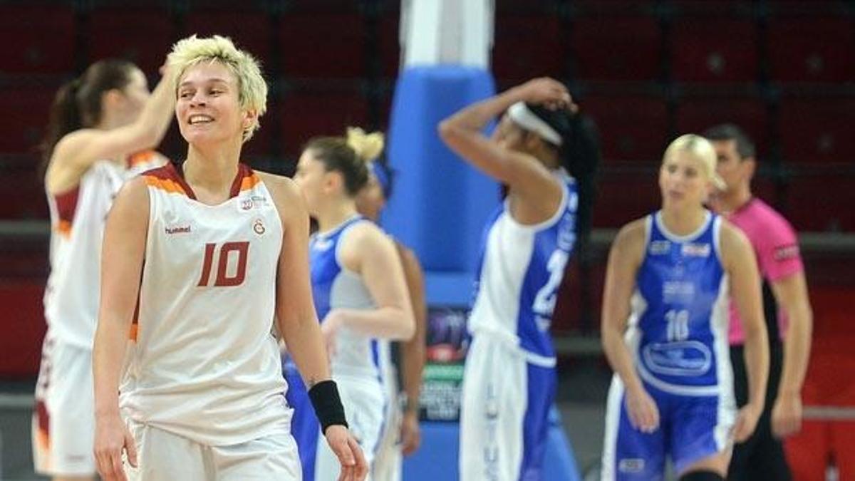 Galatasaray evinde galip