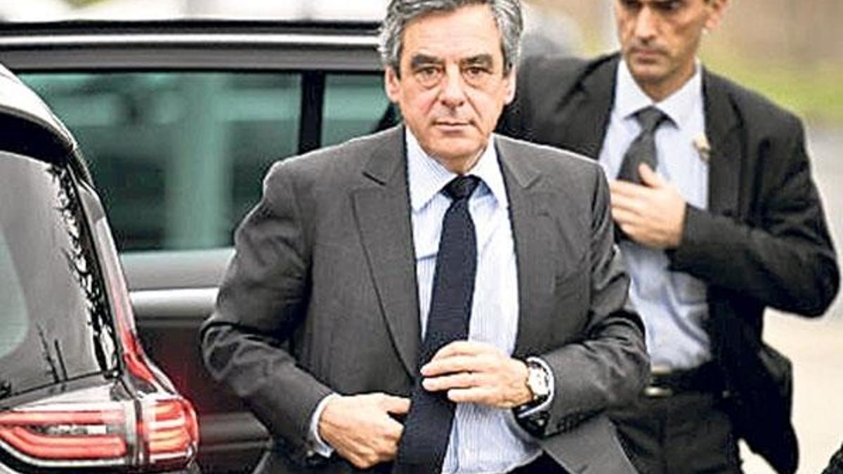 Fillon’a takım elbise şoku