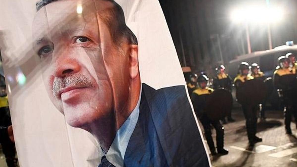 The Times'tan Türkiye'ye destek: Türk bakanları yasaklamak ikiyüzlülük!