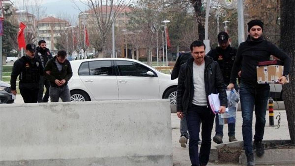 Uyuşturucu partisine polis baskını