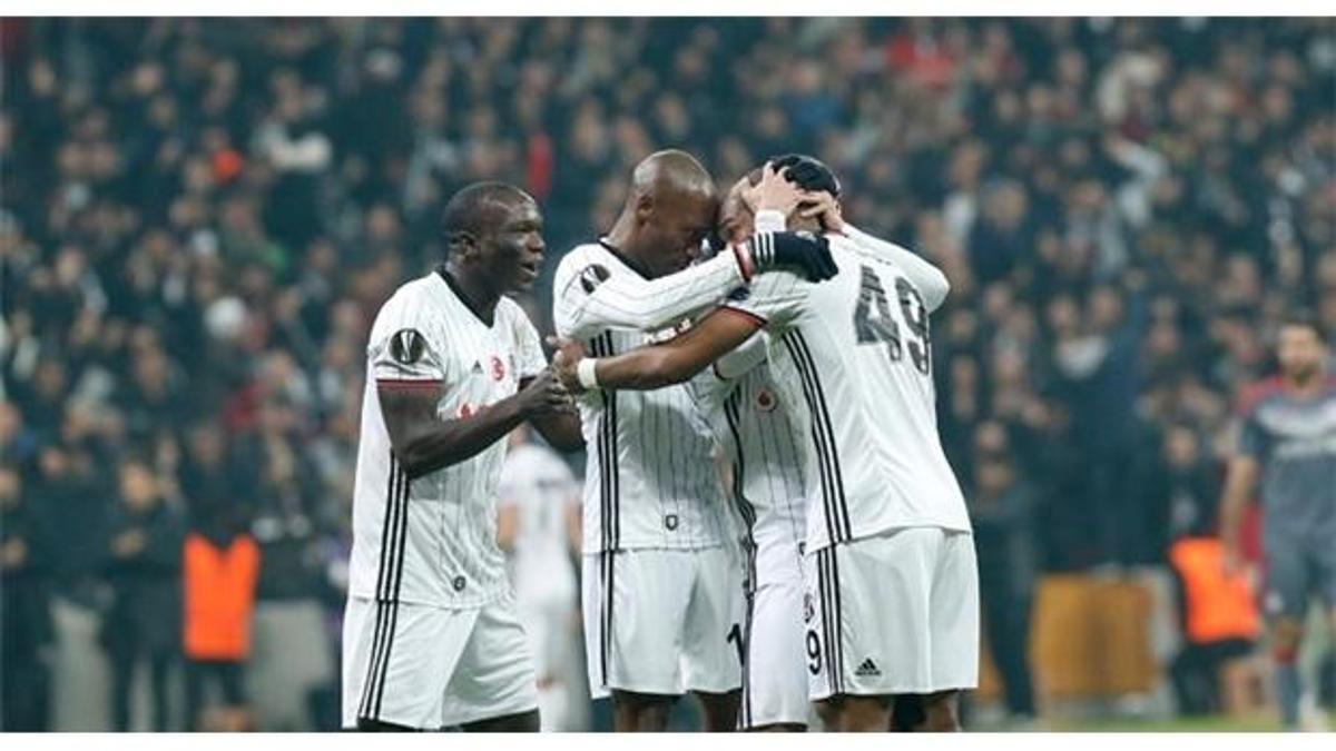 Başakşehir'den Beşiktaş'a espirili tebrik!