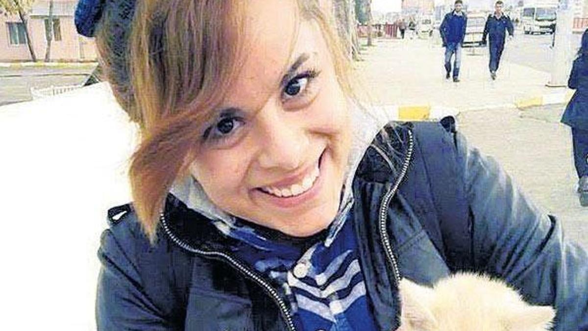 ‘Uçan kız’, camdan fırlamış
