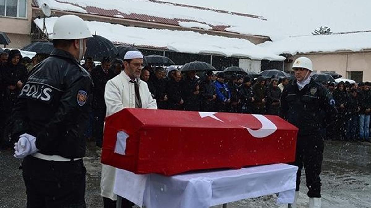 Polis aracı kar küreme aracıyla çarpıştı; 1 şehit, 2 polis yaralı
