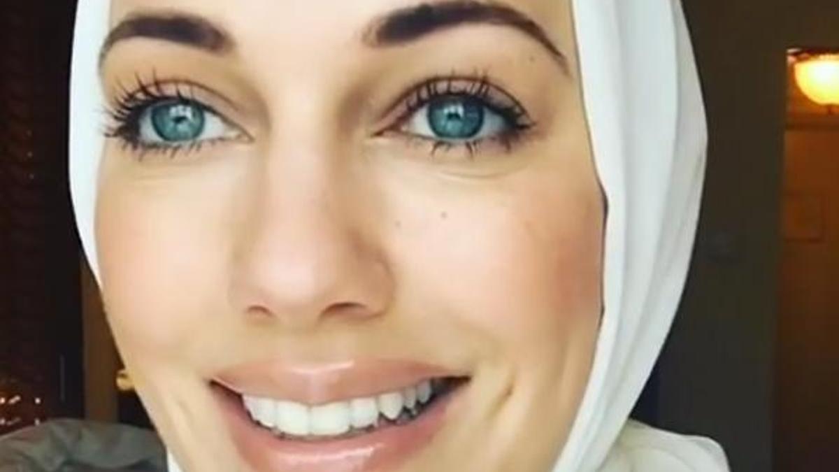 Meryem Uzerli türbana girdi!