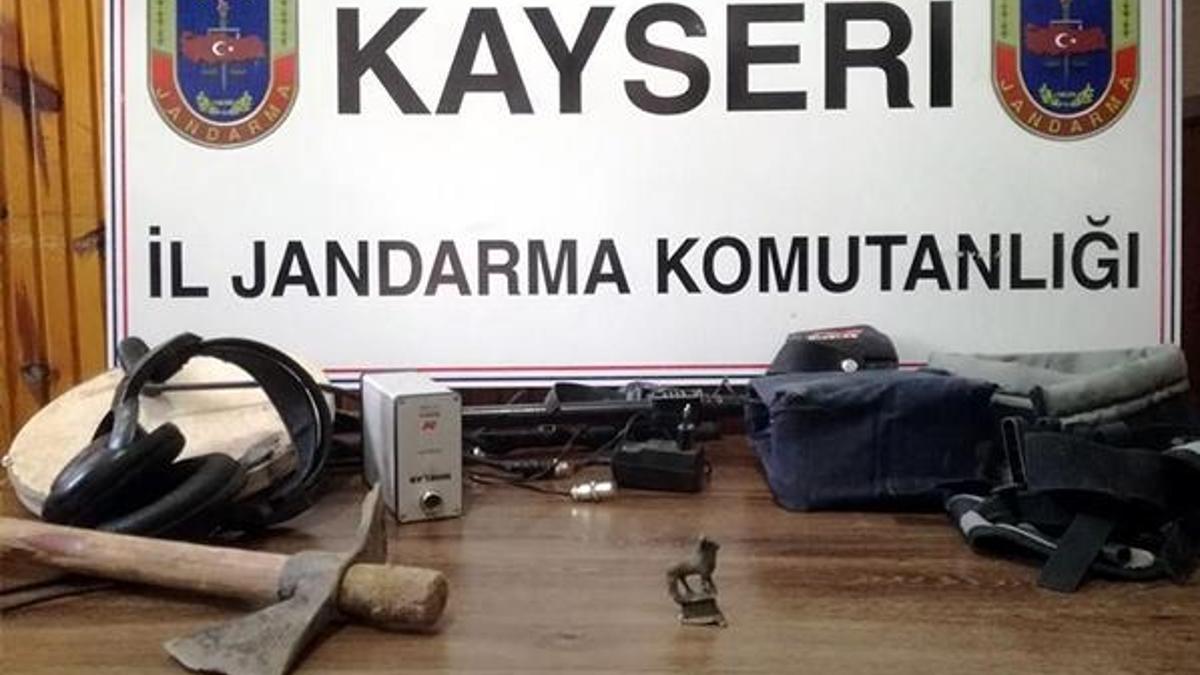 Define avcılarına, suç üstü