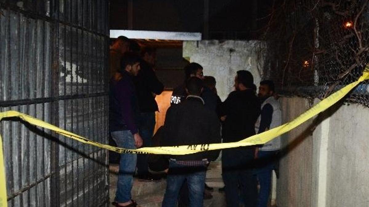 Taziye evinin tuvaletinde ölü bulundu!